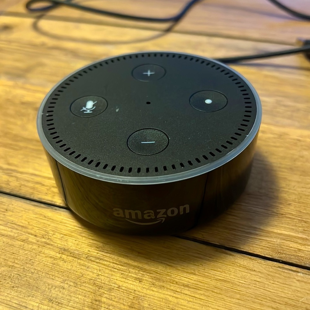 Amazon echo dot Alexa-enabled speaker - Picture 2 of 4